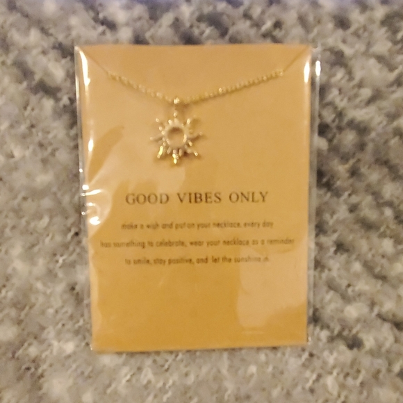 Jewelry - Good Vibes Only Sun Necklace